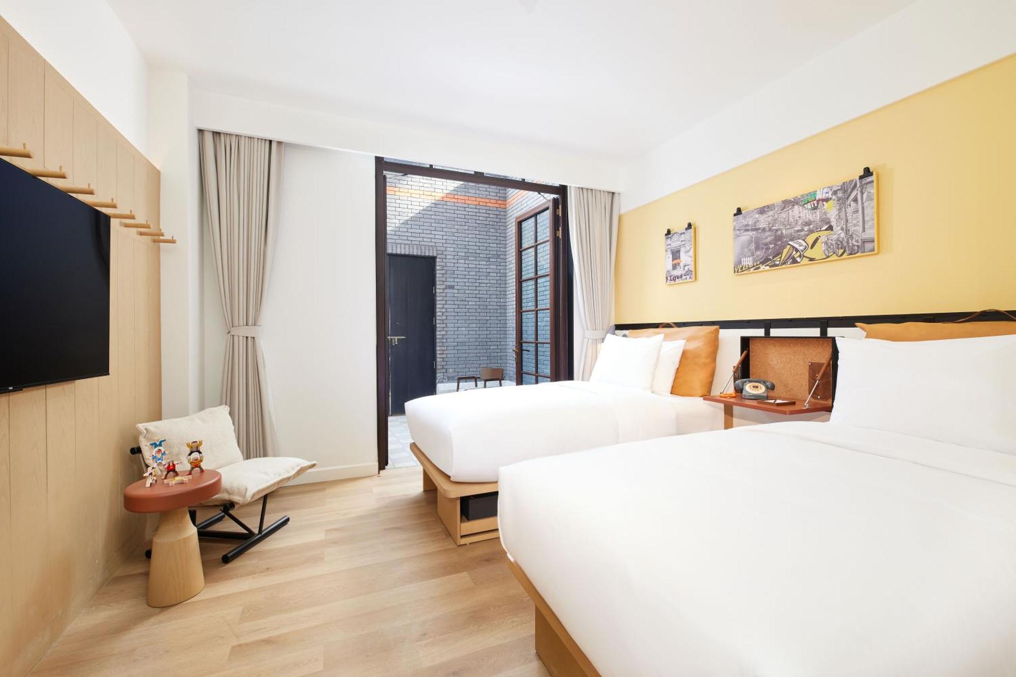 Moxy Putuo 4*