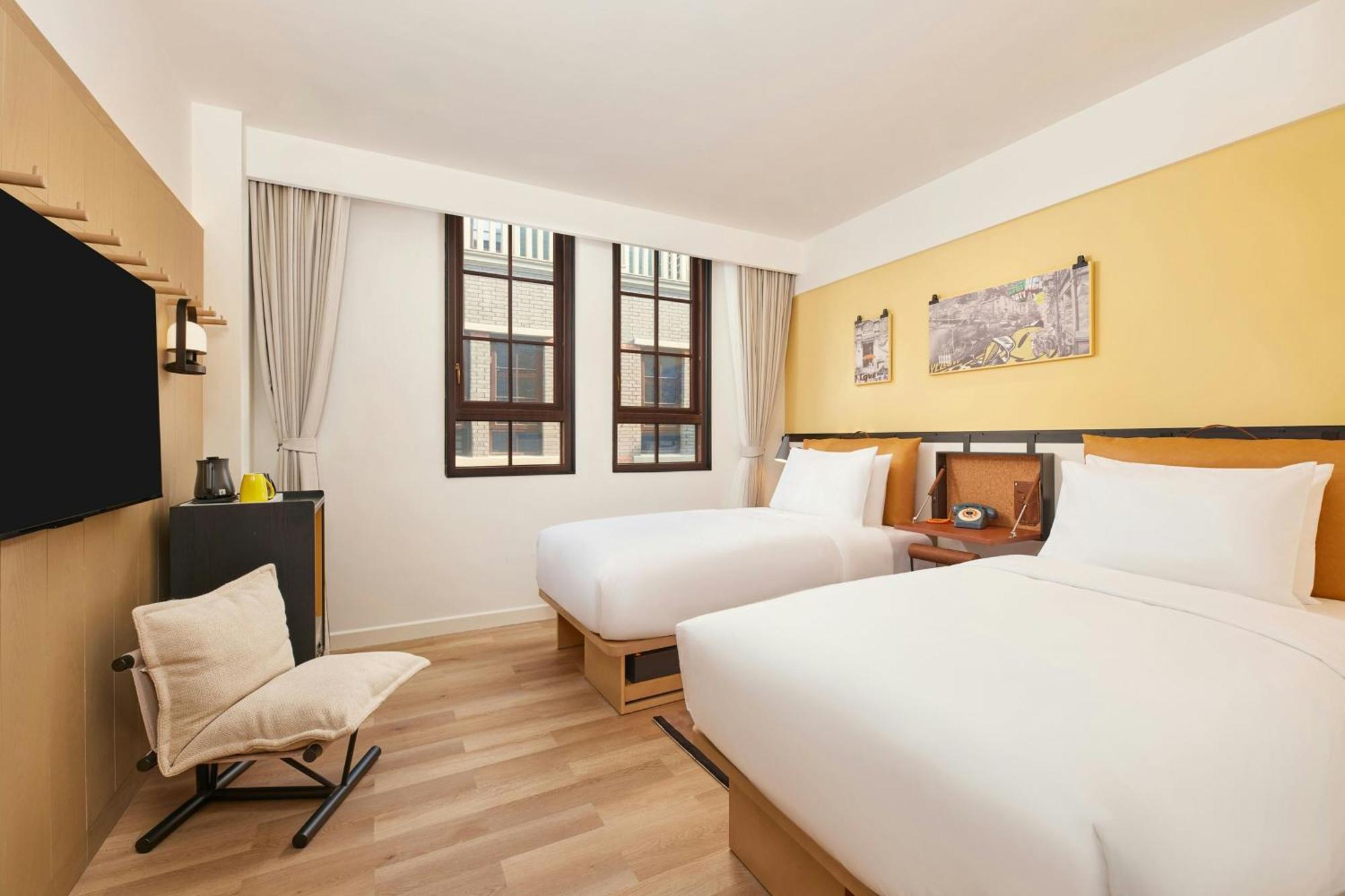 Moxy Putuo Hotel 4*