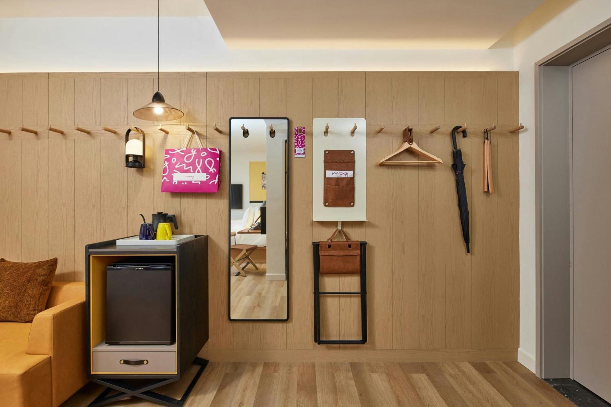 Moxy Putuo 4*